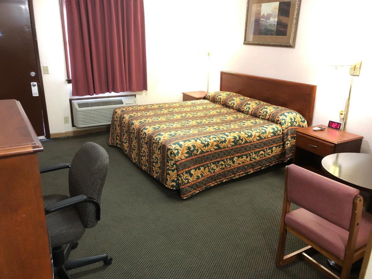 Budget Host Inn - Емпорія Екстер'єр фото
